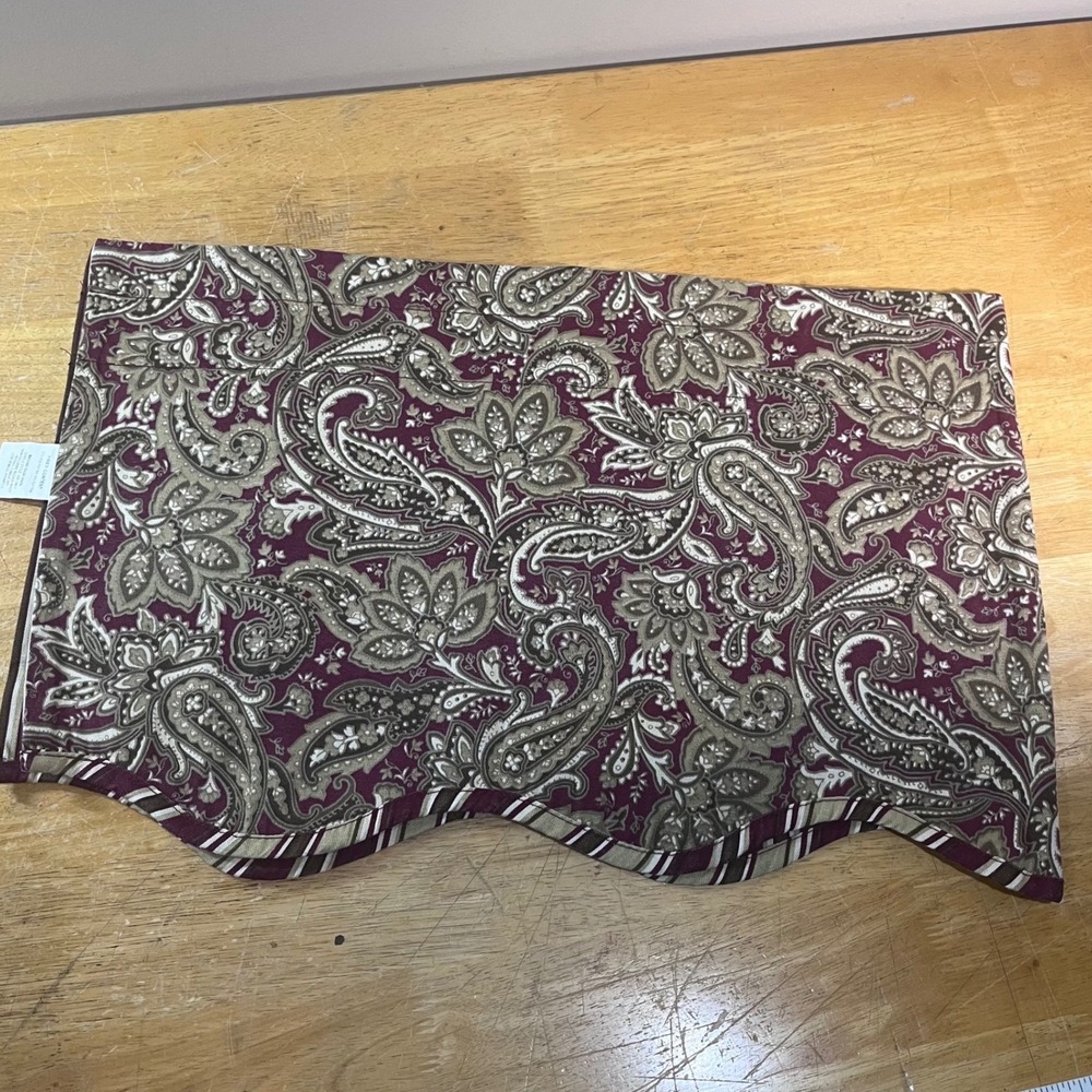 Midwood Brands Burgundy Paisley Scalloped Window Valance 48x15 Striped